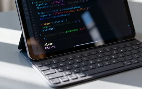 Linux清空屏幕用什么命令？linux终端清屏快捷键